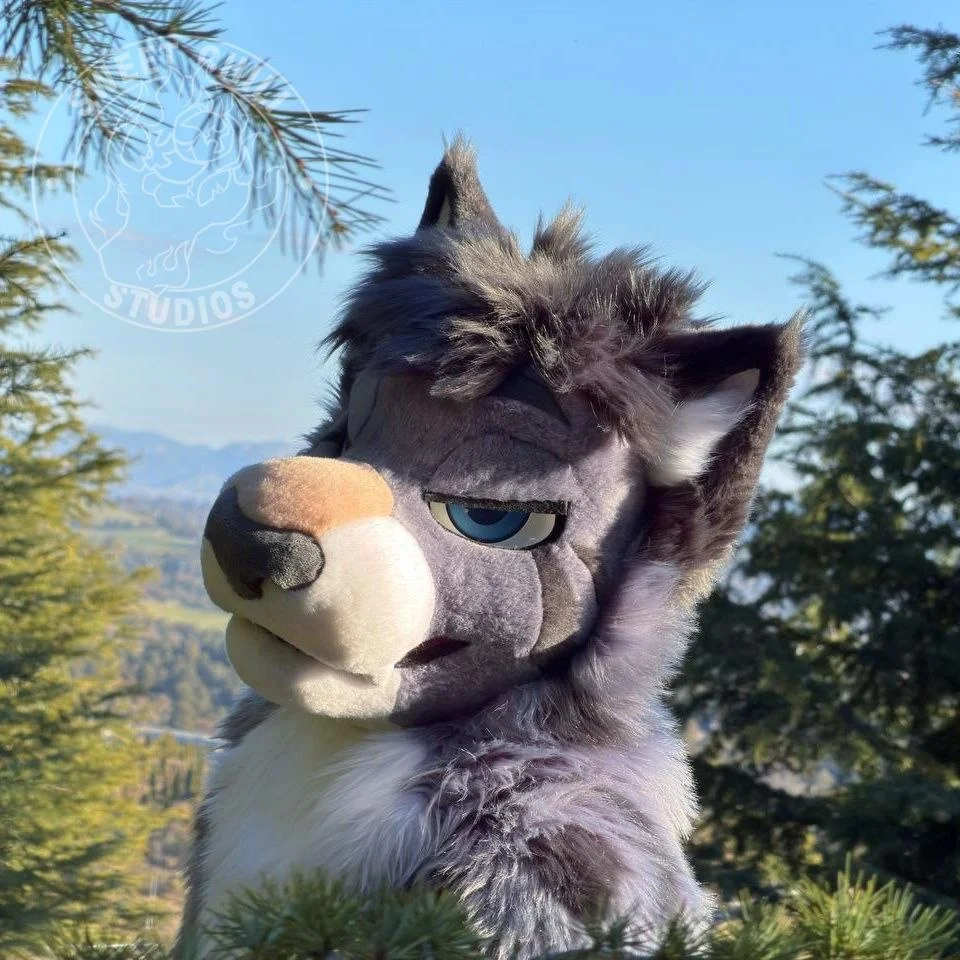 Thunder the snow leopard fursuit photo 6